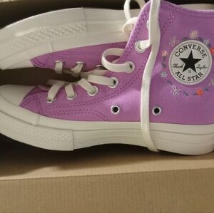 Converse Purple High-Top Sneakers Classic Canvas Design